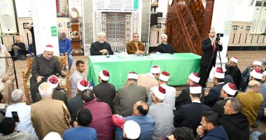 خالد الجندي: المال الحرام يمنع إجابة الدعاء ويغلق باب السماء.. صور
