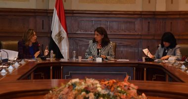 وزيرة الثقافة تستعرض خطة الوزارة أمام "إعلام النواب".. بروتوكول تعاون مع التعليم لإقامة نشاط ثقافي بالمدارس.. نيفين الكيلانى تكشف: خطوات تنفيذية للشراكة مع القطاع الخاص وتعاون مع"المتحدة" لمشروع "سينما الشعب"