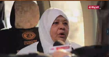 أم محمد لـ"واحد من الناس": لم أكن أتوقع تأدية العمرة بعد ترك ابنى لي