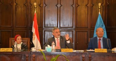 جامعة الإسكندرية تناقش الاستعدادات لامتحانات الفصل الدراسى الأول