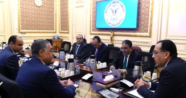 مدبولى لرئيس هيئة الاستثمار الجديد: 3 ملفات مهمة على رأس الأولويات