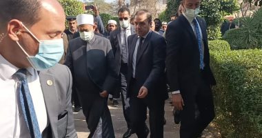 شيخ الأزهر فى زيارة مفاجئة يتفقد مدينة البعوث للطلبة الوافدين.. صور