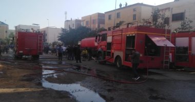 الحماية المدنية تسيطر على حريق نشب بمصنع لخامات العوازل بالشرقية.. صور