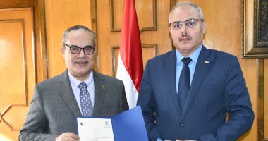 تكليف محمد تهامى بالعمل وكيلا لكلية الآداب لشئون الدراسات العليا بجامعة قناة السويس 