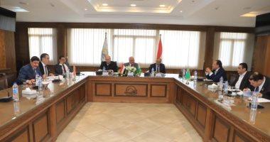 محافظ الجيزة يوجه بسرعة الانتهاء من مشروعات الصرف الصحى بالعياط والبدرشين