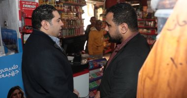 نائب محافظ بنى سويف يتفقد بعض المحال التجارية لمتابعة الأسعار وتوافر السلع