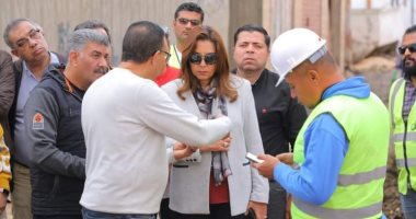 محافظ دمياط تتفقد مشروعات "حياة كريمة" بقرى مركز كفر سعد.. صور