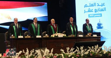 نائب رئيس جامعة القاهرة: تكريم 134 باحتفالية عيد العلم بجامعة القاهرة