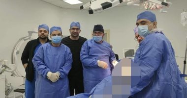 فريق بمستشفى الخانكة التخصصى ينقذ حياة مريض يعانى من قصور بالشرايين وحصوات بالمرارة