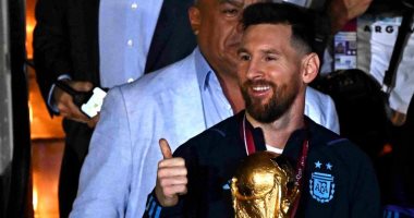 ميسي: لم أتوقف عن الحلم بحصد لقب كأس العالم.. ومارادونا شجعنا من السماء
