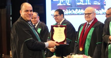 تكريم 134 عالما بجامعة القاهرة خلال احتفالية عيد العلم الـ17.. بالأسماء