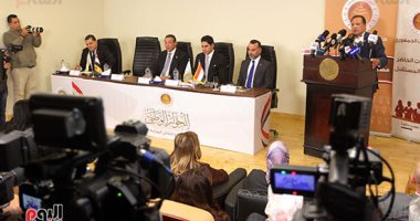 رئيس حزب الشعب الجمهورى يعلن انتهاء توصيات لجان الحزب بشأن الحوار الوطنى.. صور