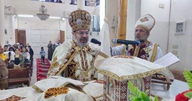 مطران إيبارشية سوهاج للأقباط الكاثوليك يترأس القداس الإلهى بكنيسة مار جرجس