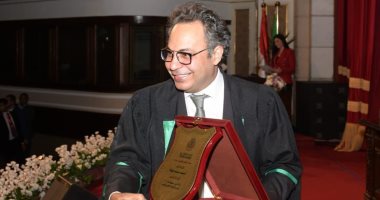 فوز الشاعر والناقد الأدبى أحمد بلبولة بجائزة نجيب محفوظ للإبداع من جامعة القاهرة