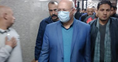 رئيس جامعة بنها يتفقد المستشفى الجامعى للاطمئنان على الخدمة الصحية.. صور