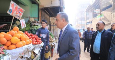 محافظ سوهاج يتفقد عددا من الأسواق ومنافذ بيع السلع الغذائية.. صور