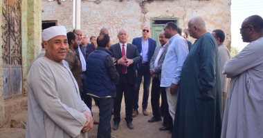 محافظ الأقصر يتفقد أعمال تطوير قرية النجوع ضمن حياة كريمة.. صور