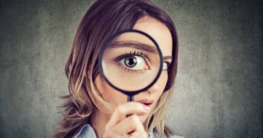 أبراج تشتهر بالفضول والبحث عن المجهول.. أبرزها برجا الحوت والقوس