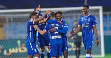 اكتمال عقد المتأهلين لكأس العالم للأندية.. الهلال يشارك رسميا بعد ترشيحه من الاتحاد الآسيوى.. الزعيم يسجل ظهوره للمرة الثالثة مع الثنائى العربى الأهلى والوداد.. وريال مدريد في مهمة تعزيز صدارة الأكثر تتويجا