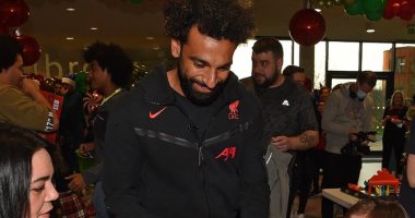 محمد صلاح فى زيارة مستشفى أطفال بمناسبة أعياد الميلاد.. فيديو وصور