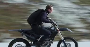 توم كروز ينشر مشهدًا خطيرًا من كواليس فيلمه الأخير mission impossible 8