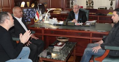  محافظ بنى سويف يجتمع بمسئولى التموين لتكثيف الحملات الرقابية على الأسواق