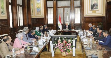 وزير الزراعة يبحث مع وفد "معلومات مجلس الوزراء" التعاون فى إدارة البيانات