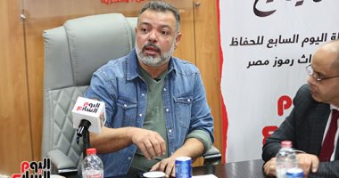 طارق رفعت يوجه رسائل لنجوم مسلسل "إيجار قديم" خلال ندوة اليوم السابع 
