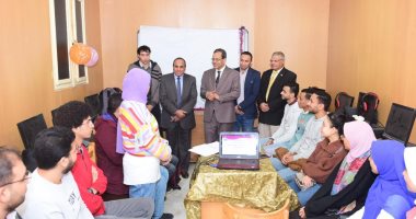 رئيس جامعة سوهاج يفتتح ورشة لغة الإشارة المتخصصة فى الطب والتمريض
