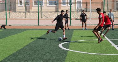 رئيس طيبة التكنولوجية بالأقصر يشهد ختام دوري الجامعة الأول للكرة الخماسية.. صور