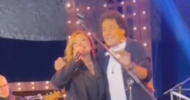 محمد منير وليلى علوى يستعيدان ذكريات "المصير" بغناء "على صوتك".. فيديو