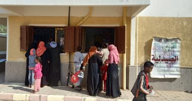 الكشف على 1371 مواطنا فى قافلة طبية مجانية بقرية عزبة جبريل بقنا