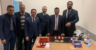 جمارك مطار القاهرة تضبط راكبة بحوزتها 5 سبائك ذهبية 