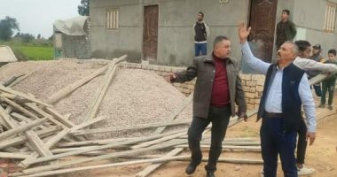 إيقاف بناء مخالف بدون ترخيص بحى العامرية فى الإسكندرية 