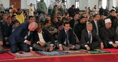 وزير الأوقاف والمفتى ومحافظ بورسعيد يؤدون صلاة الجمعة بالمسجد العباسى
