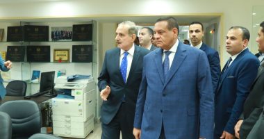 وزير التنمية المحلية ومحافظ كفر الشيخ يتفقدان مركز الجيومكانية بمقر المحافظة 