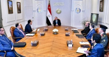 الرئيس السيسي يوجه بإنهاء إشغال الطرق بالسيارات والمركبات المهملة فى الشوارع