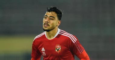 طبيب الأهلى يمنح أكرم توفيق راحة أسبوعا قبل بدء العلاج الطبيعى 