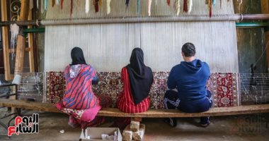 صورة ومعلومة.. قرية أبو شعرة لصناعة السجاد اليدوى.. كل بيت يعمره نول
