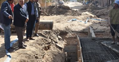 رئيس مياه الأقصر يتابع تنفيذ وصلات الصرف المنزلية بالقرى ضمن حياة كريمة.. صور