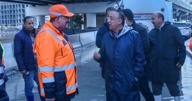 محافظ الإسكندرية: الانتهاء من تصريف تجمعات مياه الأمطار بمختلف الأحياء.. صور