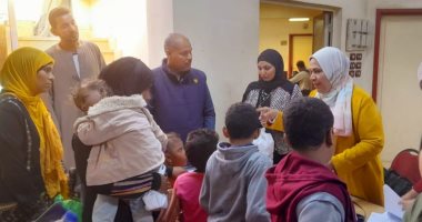 قافلة طبية مجانية للكشف على طلاب المدارس وذوى الهمم بأسوان.. صور