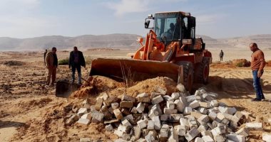 وزير الإسكان يُصدر قرارين لإزالة مخالفات بناء بالساحل الشمالى الغربى
