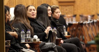 عمرو يوسف وكندة علوش يقدمون واجب العزاء فى والد جومانا مراد 