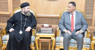 محافظ الدقهلية يستقبل ممثلين عن أسقف ميت غمر ودقادوس للتهنئة بالعام الجديد