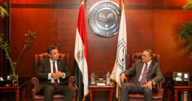 رئيس البريد يلتقى رئيس هيئة الاستثمار لبحث التعاون المشترك 
