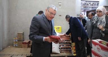 محافظ المنيا يقود حملة مكبرة على المنافذ والمحال التجارية بأبو قرقاص.. صور