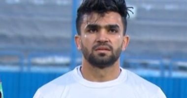 لاعبو الاتحاد السكندرى يدعمون المشجع المصاب بتشيرتات "سلامتك يا اسلام"