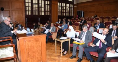 "إسكان الشيوخ" تبدأ اجتماعها بالوقوف دقيقة حدادا على روح اللواء مصطفى كامل