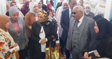 "ثقافة أسوان" يفتتح صالون "قادرون باختلاف" للفنون التشكيلية تحت عنوان "خلق مبدع"